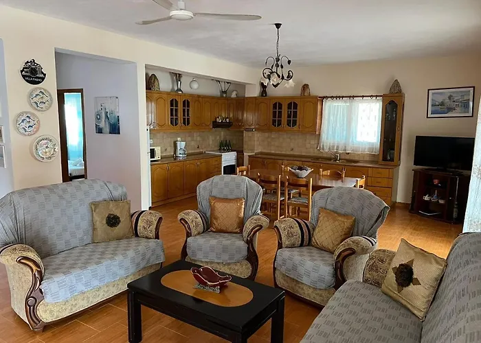 Guest house Vila Almar 3*